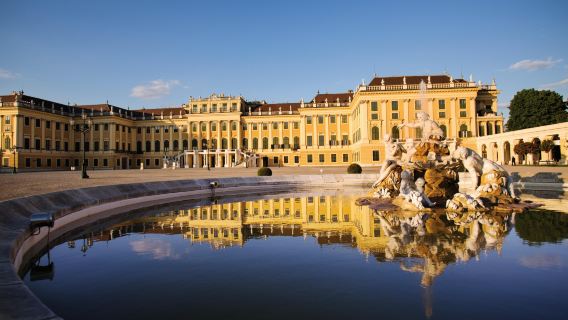 Vienna Outlet Shopping: Experience Package to McArthurGlen Parndorf - with Schönbrunn Palace