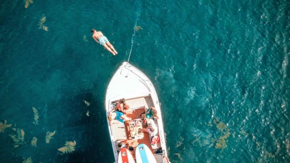 Sesimbra: Essencial Boat Tour with SUP and Snorkeling