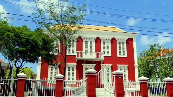 Willemstad City Tour: Shop, free tasting & Mambo Beach