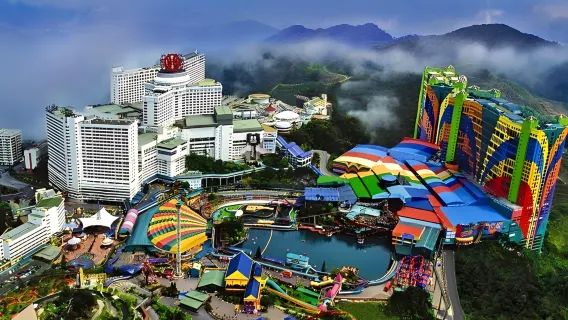 Lawatan sehari Batu Caves+GENTING+Colmar Tropical Bukit Tinggi Resort (termasuk kereta kabel standard)