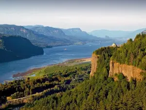 Private - 1/2 day Columbia River Gorge & Waterfalls Tour From Portland