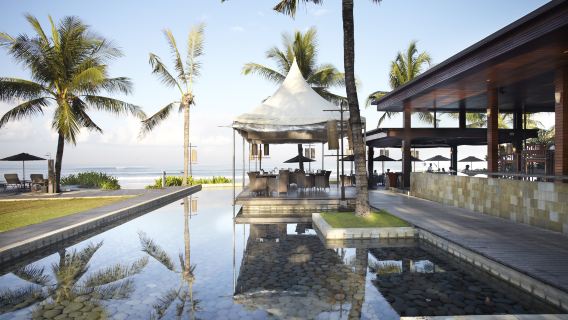 Cena e tramonto al ristorante Breeze Seminyak by The Samaya Seminyak Bali