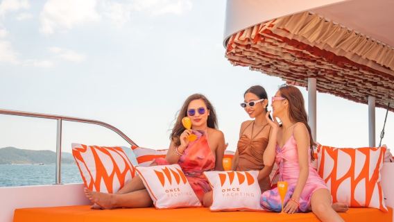 Pattaya, Thailand, one-day tour| yacht Sailing| three uninhabited islands | bamboo island, Lindao, monkey island | Pattaya hotel pick-up | party | DJ | snorkeling | Kayaking| paddle board