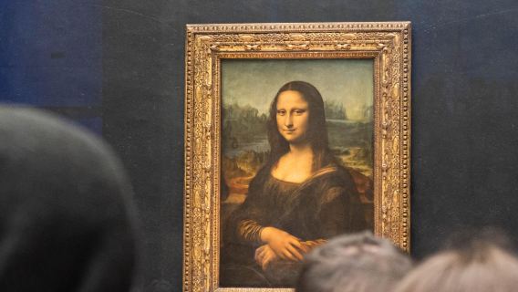 LOUVRE: FIRST ENTRANCE AND ACCESS TO MONA LISA PAINTING