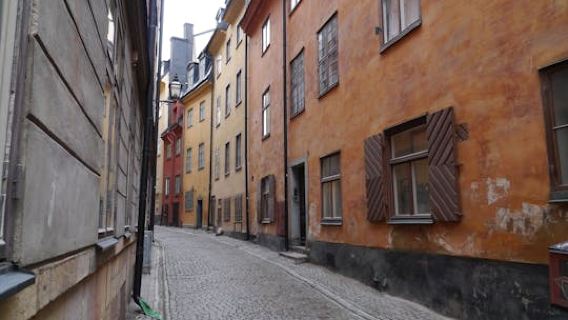 Private walking tour through the Klara city quarters