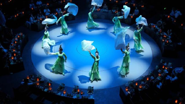 成都・紅鼎艶|没入型古代蜀宮廷火鍋ショー【四川風火鍋+古代音楽舞踊+オプションで漢服メイク】本場の四川味の饗宴を解禁