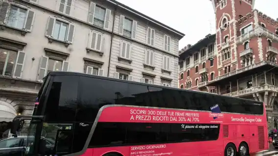 ตั๋วรถบัสไปกลับมิลาน-เซอร์ราวัลเล ดีไซน์เนอร์ เอาท์เลท