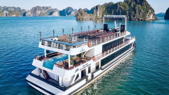 Omkara Diamond Cruise – Escursione di 1 Giorno nella Baia di Halong: Scoperta di Grotte, Kayak e Isole