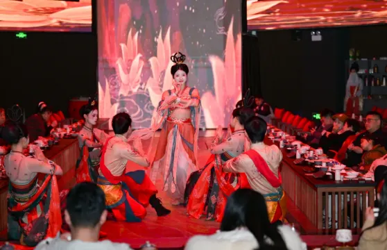 貴陽綾羅宴文化主題餐秀（貴陽必打卡宮宴餐廳+精美伴餐演出+美食盛宴+視覺盛宴+可選古代服裝體驗）