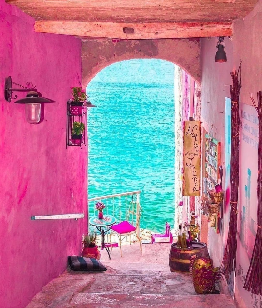 羅維尼聖尤菲米婭的光影與港口的風(聖尤菲米婭教堂+港口)