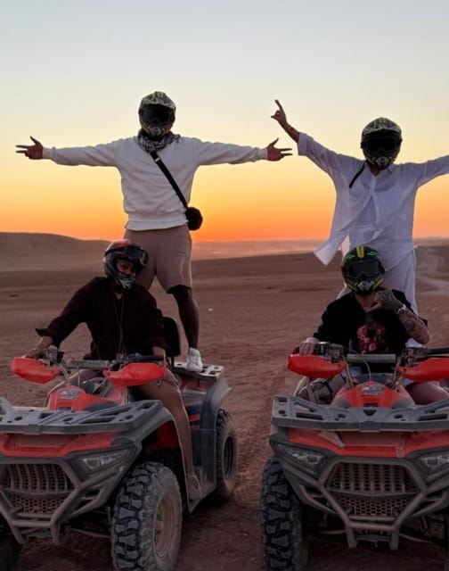 Marrakech : Balade en quad et à dos de chameau dans le désert d'Agafay avec dîner-spectacle
