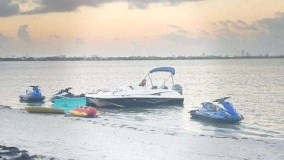 961 NW Seventh St Miami, FL 33136 Miami Jetski-Abenteuer Nr. 1