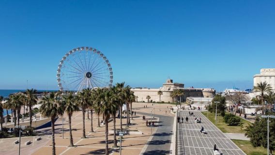 Civitavecchia: biglietto autobus hop-on hop-off con audioguida