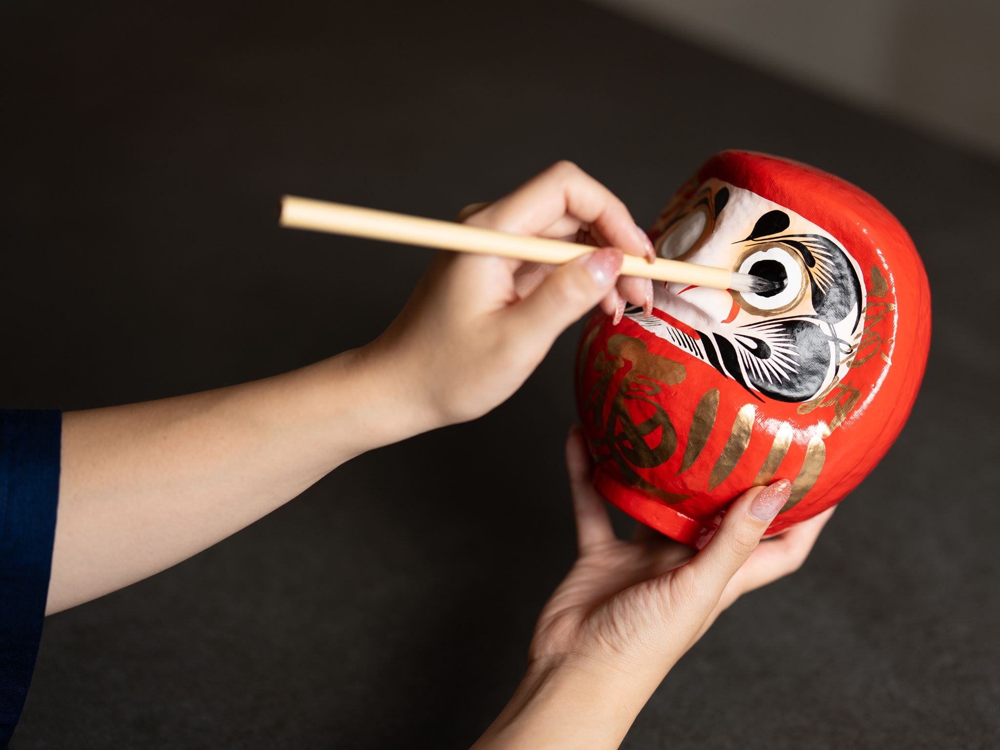 [DARUMA CLUB] "Daruma Made" daruma painting workshop experience (approx. 90 min)