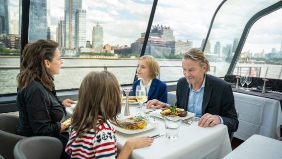 NYC: pranzo gourmet o cena per il Ringraziamento in crociera nel porto
