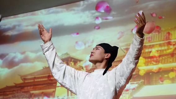 Luoyang Kaiserliches Festmahl-Erlebnis (Lao Cheng Kreuzstraße) (Kaiserlicher Genuss + Prächtige Tänze & Musik + Köstliche Hofspeisen + Eleganz der Tang-Kleidung + Glanz der Wu-Zhou-Dynastie)