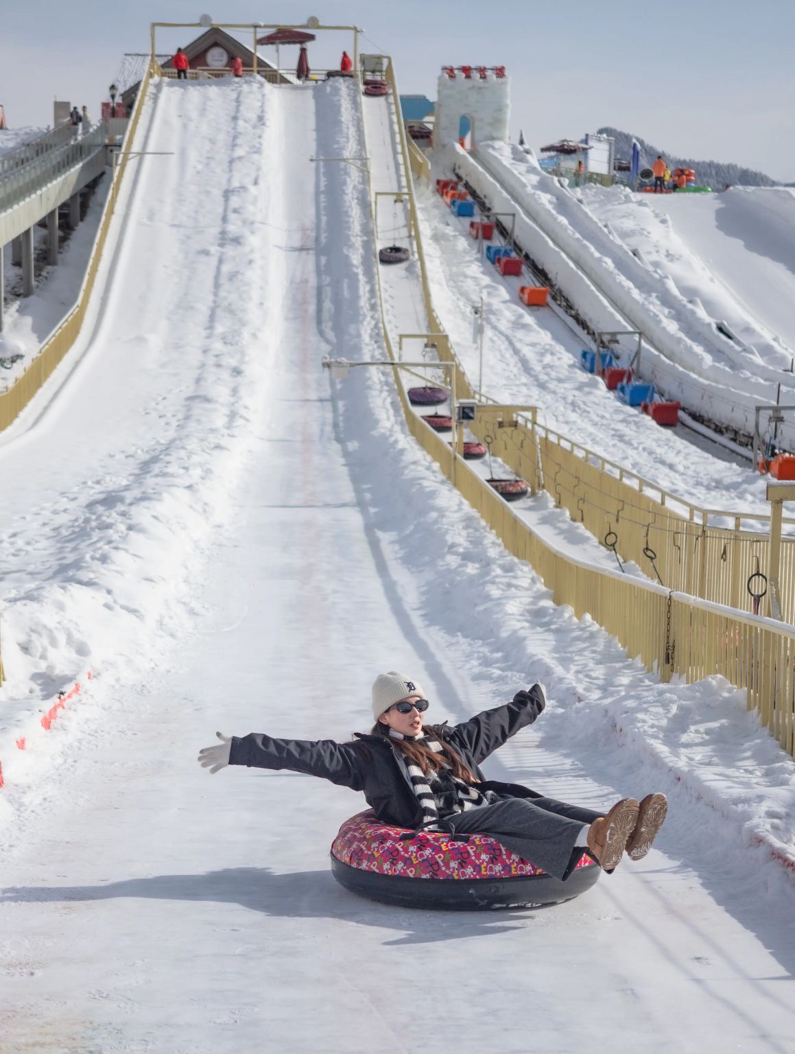 Tagesausflug zum Xiling Schneeberg und Skigebiet mit Hochgeschwindigkeitszug ab Chengdu für ausländische Touristen