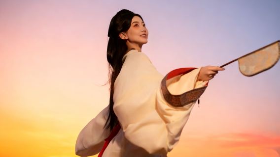 Guangdong Tu Shiguang Hanfu • Esperienza di Trip Moments con Fiori (noleggio di splendidi abiti Hanfu + esperienza di decorazione floreale + trucco raffinato + opzione di servizio fotografico one-to-one)