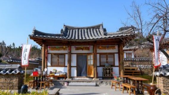 [Small Group Tour] Yanji Korean Folk Village + Internet-famous Danmu Wall + Mao'er Mountain One-Day Tour