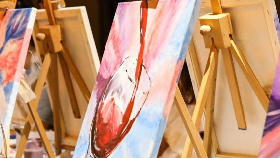 Siviglia: Workshop guidato di pittura e vino della Wine Gogh Glow Academy