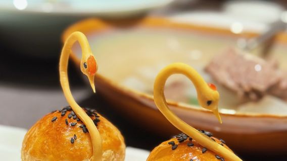 Servizio di guida locale a Guangzhou, visita guidata alle attrazioni, prenotazione di biglietti d'ingresso, hotel, consigli su cibo e foto, possibilità di accompagnamento con auto per un'esperienza immersiva nella bellezza locale e nella cultura caratteristica.