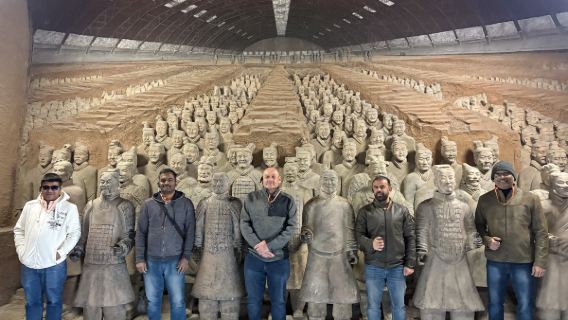 Tour privado premium: Museo de los Guerreros de Terracota y Caballos de Qin Shihuang + Jardín Lishan o Palacio de Huaqing (elige uno)