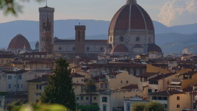 中央市場-學院美術館-聖母百花大教堂-共和廣場｜包車一日遊