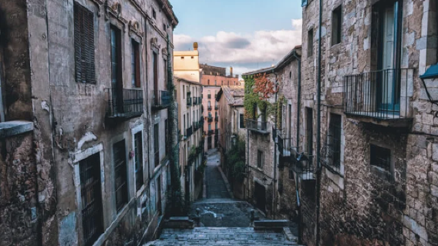 1-day tour to Girona Cathedral + The Call + Eiffel Bridge + Besalú