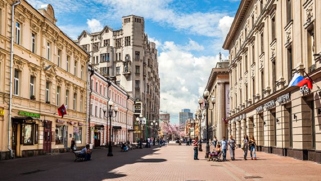 Red Square + The Moscow Kremlin + Alexander Garden + History Museum + Arbat Street Day Tour