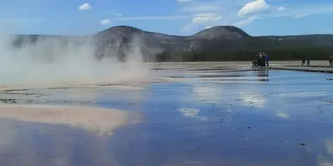 美國鹽湖城-黃石國家公園-猛獁熱泉-大環線-美西包車行