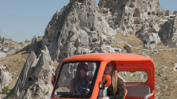 Cappadocia Retro Car Tour: Uçhisar, Love Valley, Zelve & Paşabağ