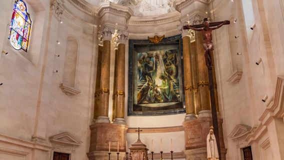 Lisbon: Fátima, Batalha, Nazaré & Óbidos Guided Tour