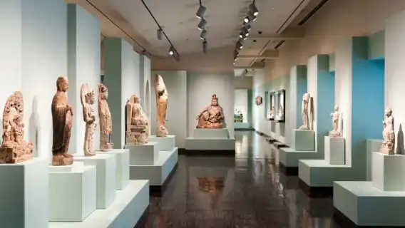 洋書◆サンフランシスコ アジア美術館写真集 本 展示品 工芸品 建築 サンフランシスコ アジア美術館 2時間の詳細解説｜異国の地に渡った