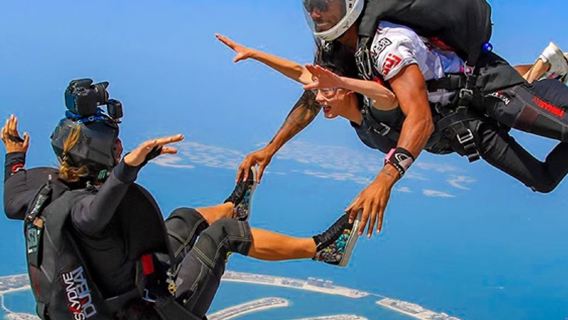 Dubai Palmiye Adası 4000 Metre Yüksek İrtifa Paraşütle Atlama