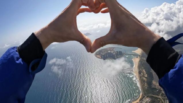 三亞Trip Moments【海南三亞海棠灣哈吾範跳傘基地 4000公尺空中觀光海上海景高空跳傘】