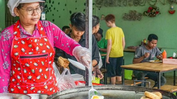Phnom Penh: Evening Food Tour