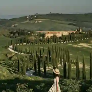 イタリア・トスカーナ日帰りツアー：シエナ＋田園風景のオルチャ渓谷＋