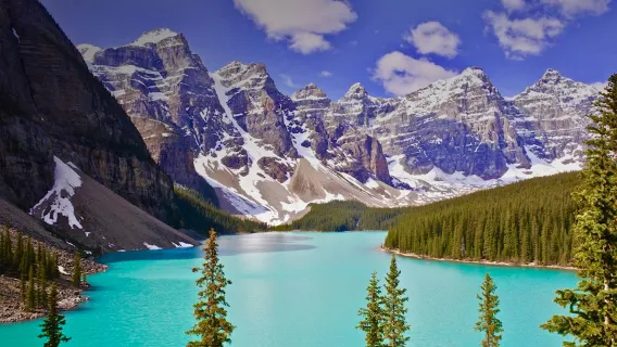 Lake Louise, Moraine Lake 1-Day Tour from Calgary