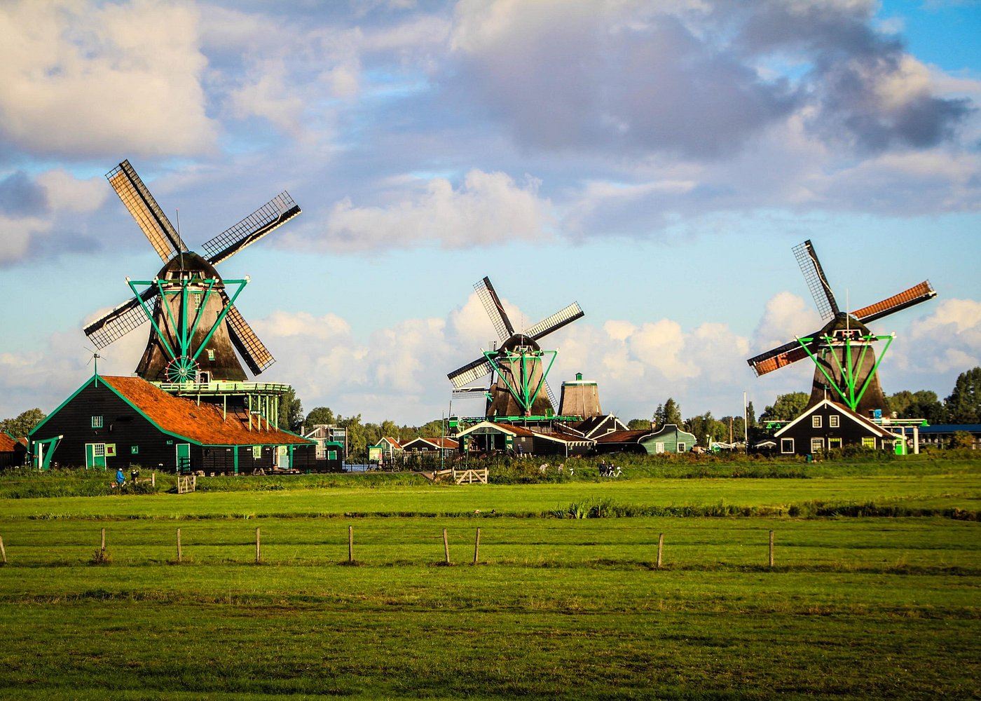 Volendam & Marken & Zaanse Schans Windmill Village Tour from Amsterdam