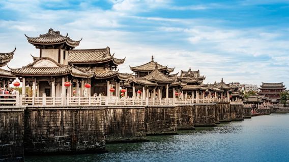 汕頭出發|潮州古城牌坊街+廣濟橋+龍湖古寨一日遊【純玩出行】