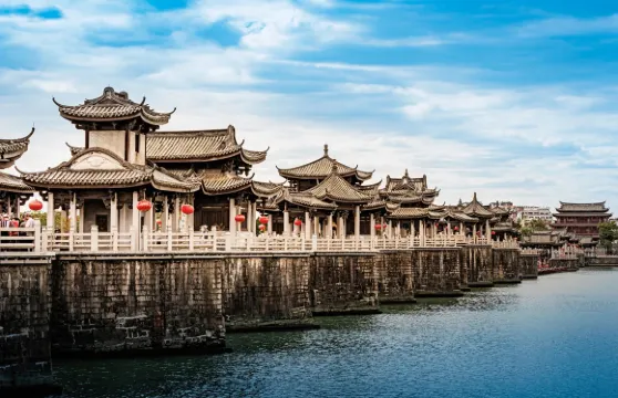 汕頭出發|潮州古城牌坊街+廣濟橋+龍湖古寨一日遊【不含門票】