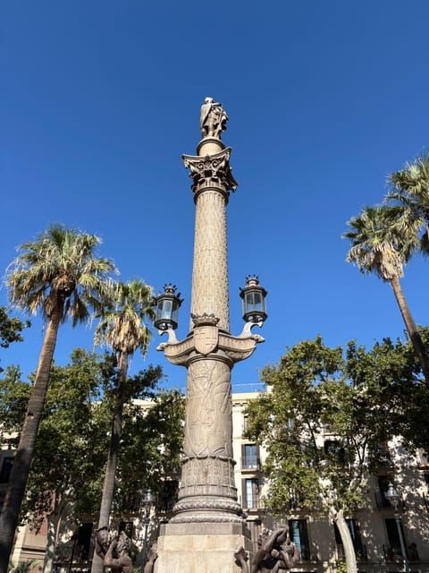 Barcelona Walking Tour in Citadel Park & Expo 1888