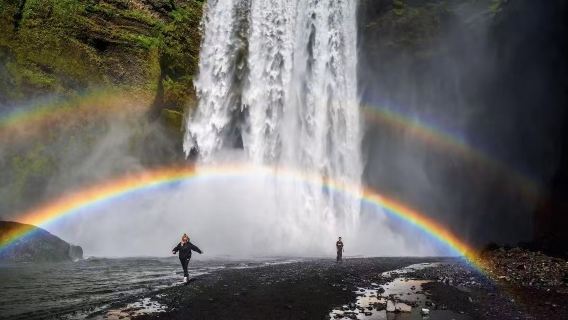 冰島南岸包車行：邂逅塞里雅蘭+斯科加瀑布及維克黑沙灘