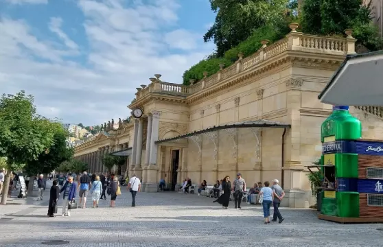 【布拉格KV溫泉小鎮】+卡羅維發利溫泉回廊【中文服務】