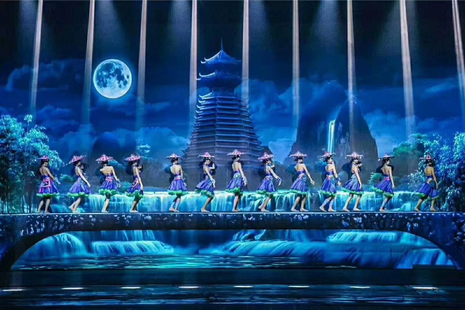 Guilin:Day tour of Li River cruise and Yangshuo Romance Show