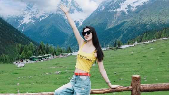 Chengdu + Attività turistica di un giorno alla Valle Shuangqiao delle Montagne Siguniang [Biglietto d'ingresso per la Valle Shuangqiao incluso|Tour puro senza shopping]