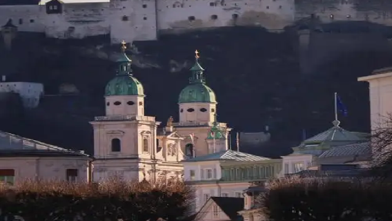 Dagstur i Tyskland: Salzburgs domkyrka, St. Peterskyrkan och Mirabellträdgården (exklusive biljetter)