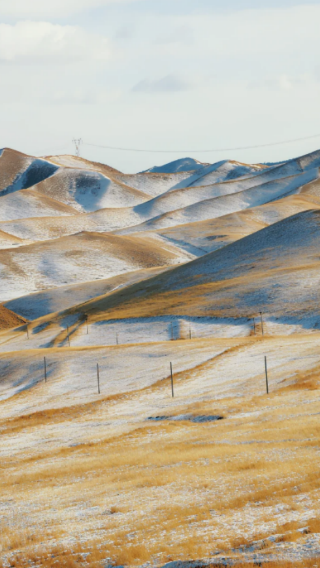 Hohhot:Oneday private car Red Cliff Valley and Hongzhao Jiulongwan Ecological Tourism Area