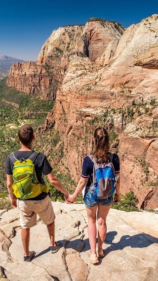 Zion National Park Small Group Hiking Day Tour from Las Vegas