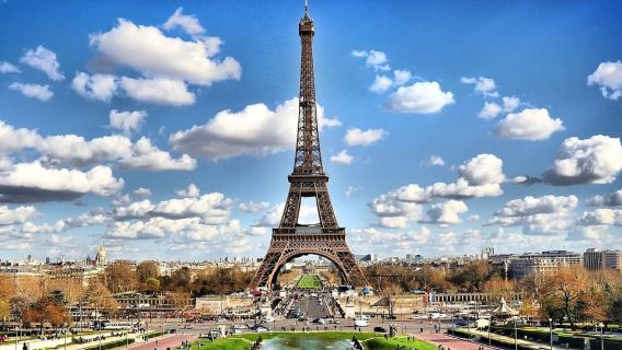From Le Havre Port: Round-Trip Transfer to Paris by Bus